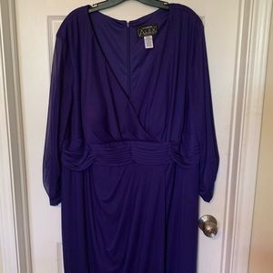 A  simple and chic long sleeved column dress.